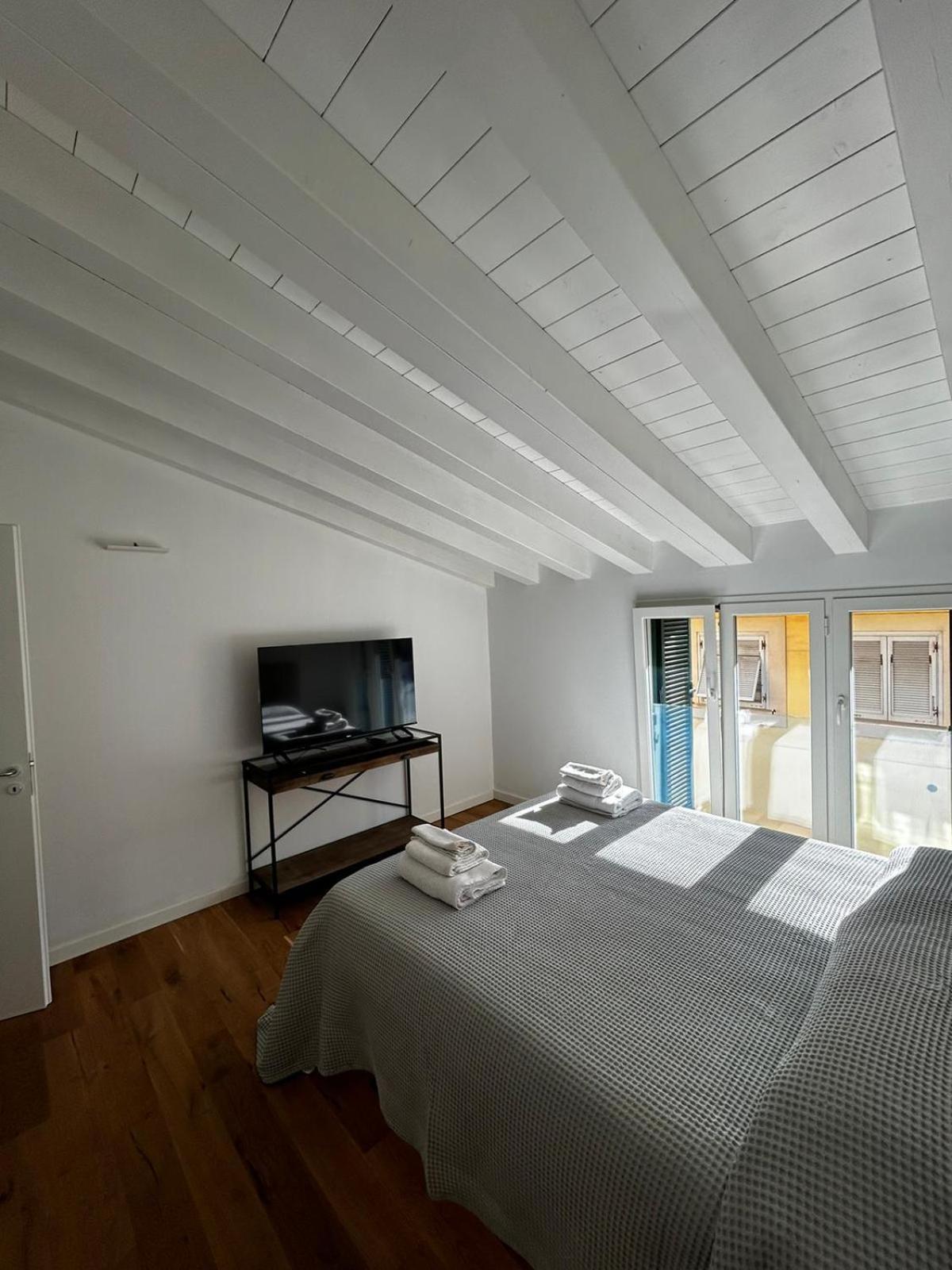 Waterfront Balcony I Grani 5 Resort Grand Suite Livorno Eksteriør bilde
