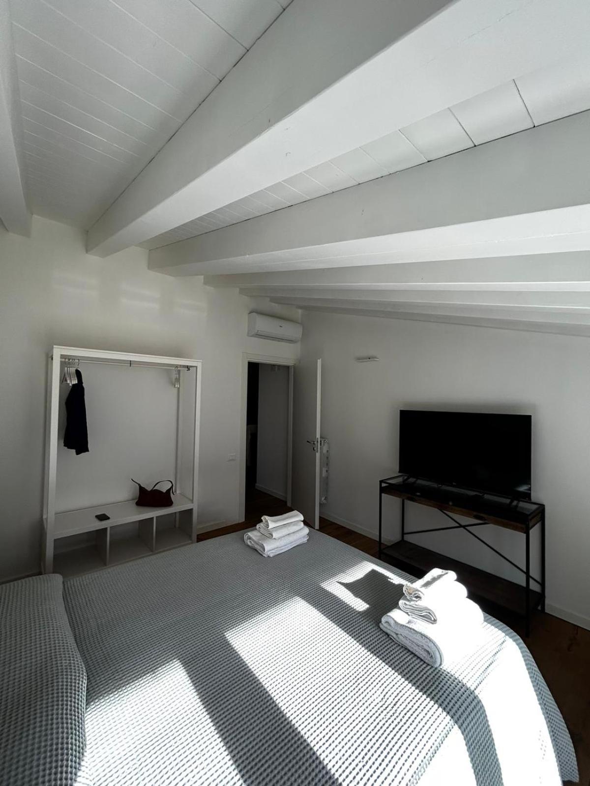 Waterfront Balcony I Grani 5 Resort Grand Suite Livorno Eksteriør bilde